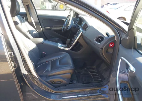 2012 Volvo S60 T6/T6 R-Design из США, поврежденный, VIN YV1902FH9C2114789